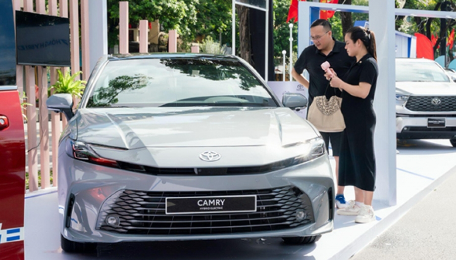 Xe hybrid và xăng E10: Bước đi thực tế cho mục tiêu xanh hóa giao thông